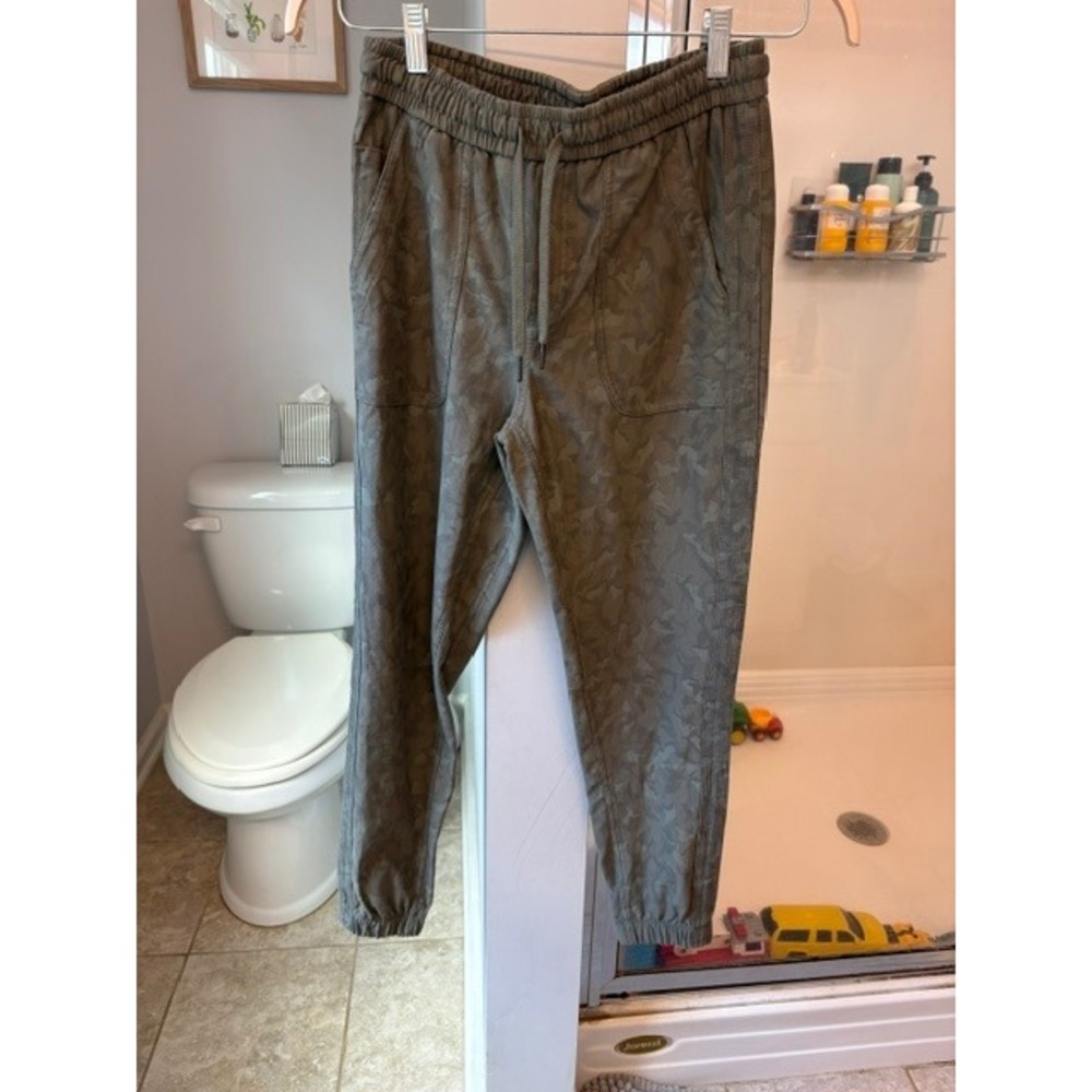 Athleta Farallon Jogger Women's 4 Green Camo Printed Pull On Cotton Pants